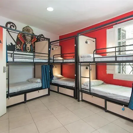 No Limit Graffiti Hostal *