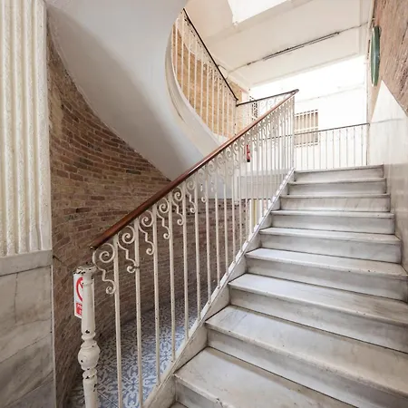 No Limit Graffiti Хостел Барселона