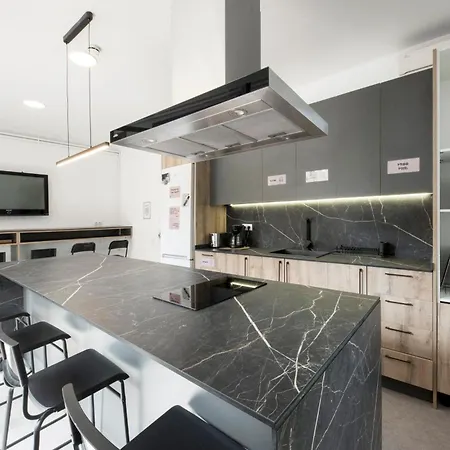 Хостел No Limit Graffiti *