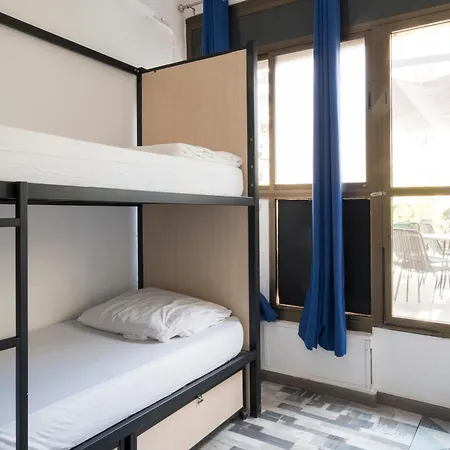 Хостел No Limit Graffiti *