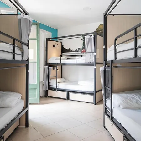 No Limit Graffiti Хостел