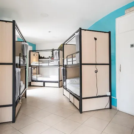 Хостел No Limit Graffiti