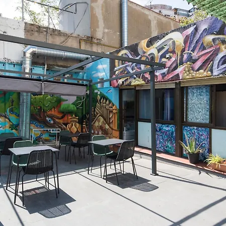 Хостел No Limit Graffiti *