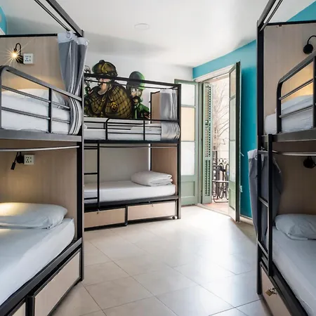 No Limit Graffiti Хостел Барселона