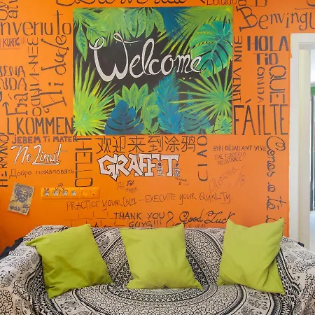 No Limit Graffiti Hostel Barcelona