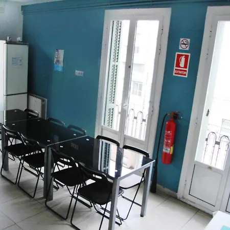 Хостел No Limit Graffiti Барселона