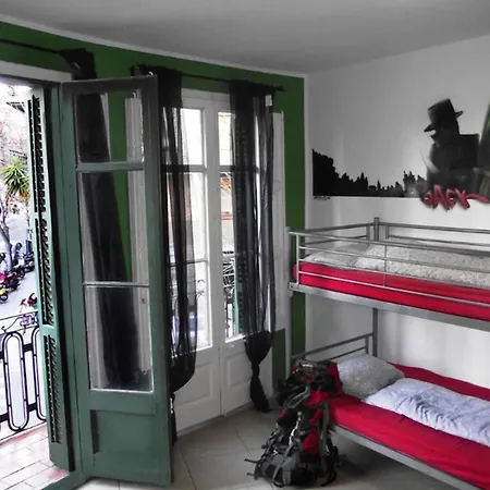 Hostal No Limit Graffiti