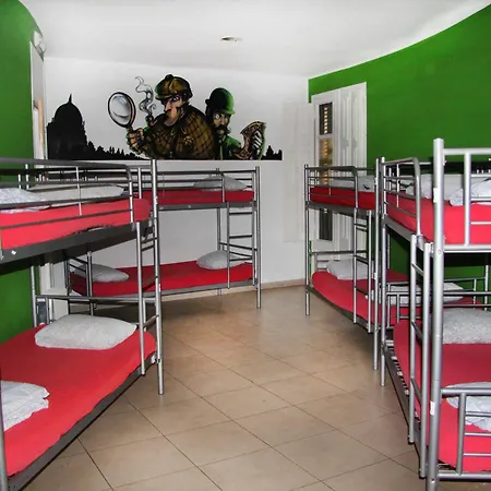 Хостел No Limit Graffiti *