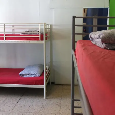 No Limit Graffiti Хостел *