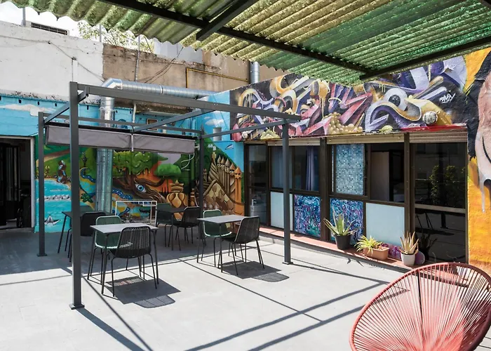 No Limit Graffiti Hostel *