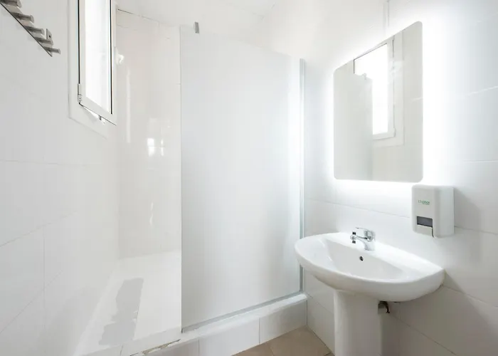 Hostel No Limit Graffiti Barcelona