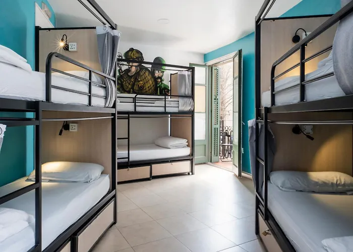 No Limit Graffiti Hostel Barcelona