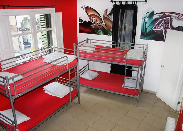 Hostel No Limit Graffiti *