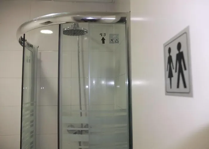 Hostel No Limit Graffiti *