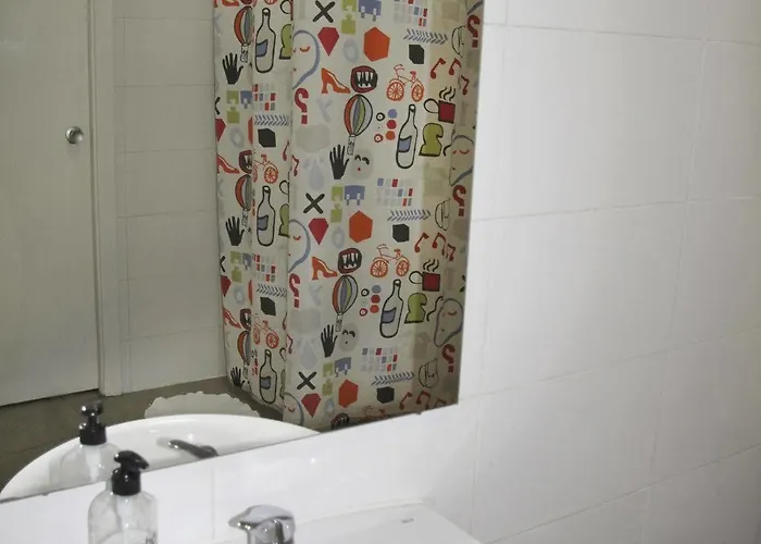 Hostel No Limit Graffiti *