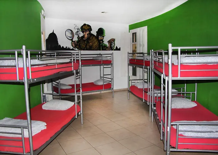 Hostel No Limit Graffiti *