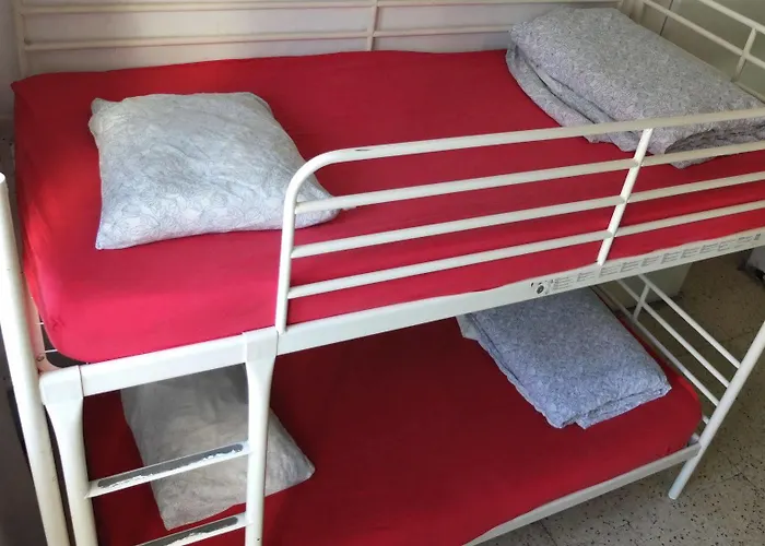 No Limit Graffiti Hostel *