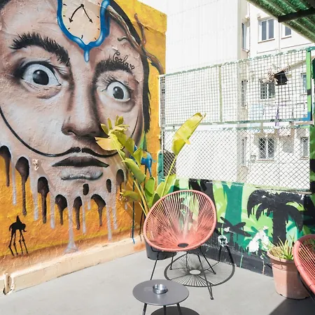 Hostal No Limit Graffiti *