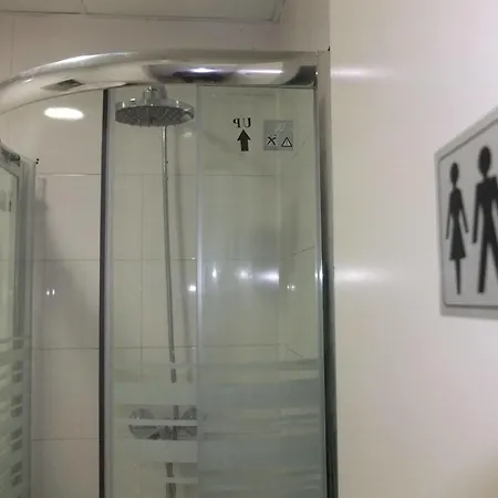 Hostel No Limit Graffiti *