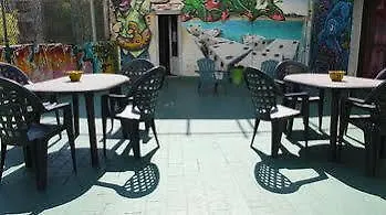 No Limit Graffiti Hostel *