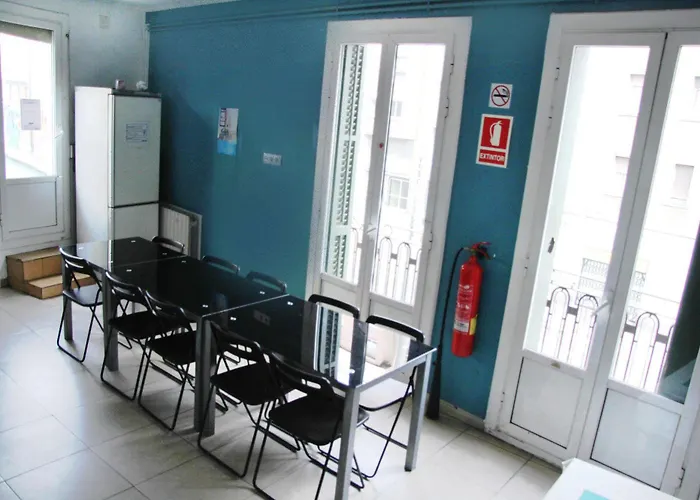 Hostel No Limit Graffiti Barcelona