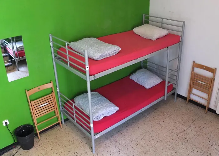 Hostel No Limit Graffiti *