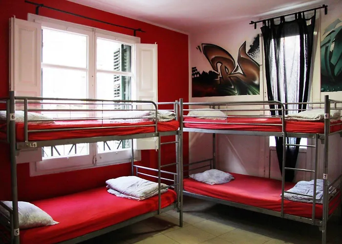 Hostel No Limit Graffiti *